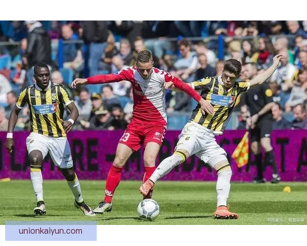 拜仁穆兰德·穆西亚拉持续成为球队进攻战术核心，表现稳健值得关注。